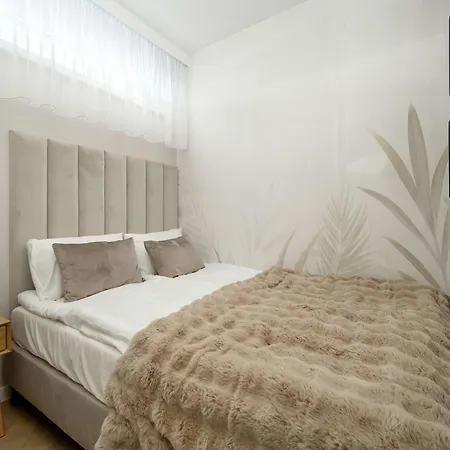 Apartman Elegant Mieszczanska With Air Conditioning, & Gym By Renters Prestige