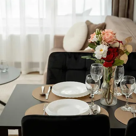 Elegant Mieszczanska With Air Conditioning, & Gym By Renters Prestige * Wrocław
