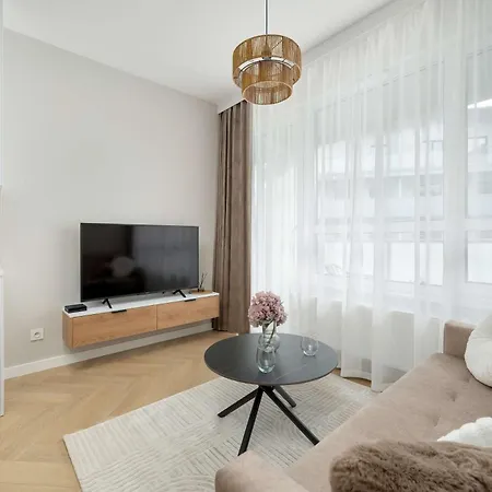 Elegant Mieszczanska With Air Conditioning, & Gym By Renters Prestige * Wrocław