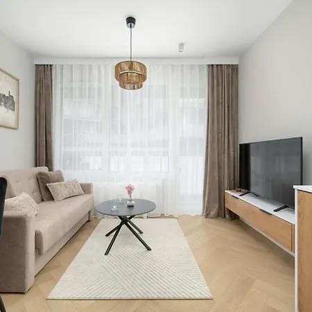 Elegant Mieszczanska With Air Conditioning, & Gym By Renters Prestige * Wrocław