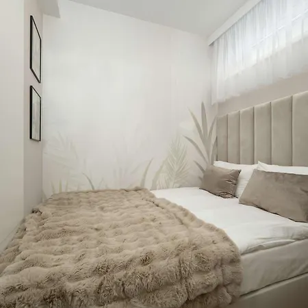 Apartman Elegant Mieszczanska With Air Conditioning, & Gym By Renters Prestige *