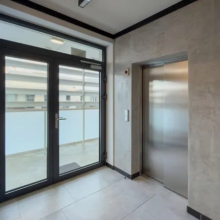 Elegant Mieszczanska With Air Conditioning, & Gym By Renters Prestige Apartman Wrocław