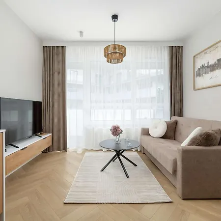 Elegant Mieszczanska With Air Conditioning, & Gym By Renters Prestige Wroclaw