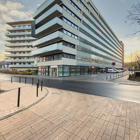 Elegant Mieszczanska With Air Conditioning, & Gym By Renters Prestige Wroclaw